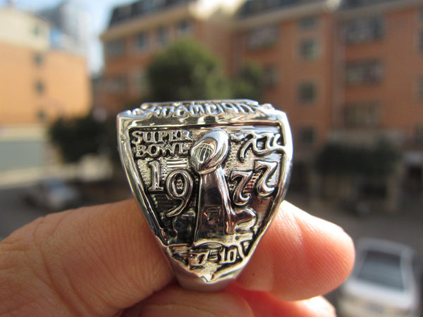 Dallas Cowboys Super Bowl championship rings  (1971,1977, 1992,1993,1995)