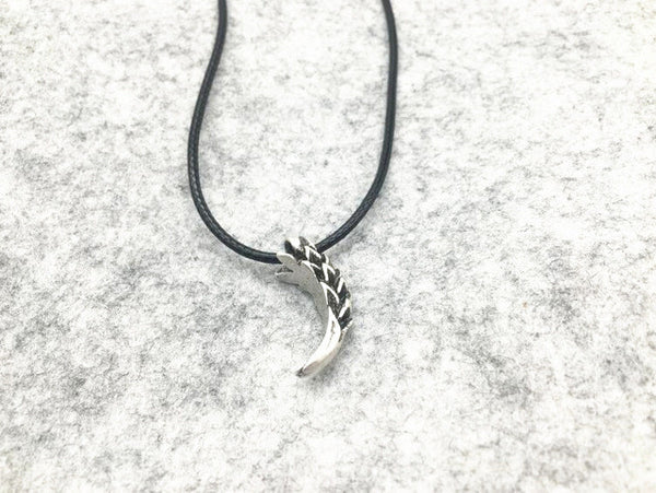 Wolf tooth Necklace (Bronze/Silver)