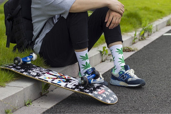 GANJA LEAF SOCKS